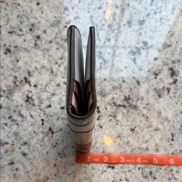 Tory Burch Colorblock Leather Zip Wallet in Cream, Beige, Tan & Gray - Picture 4 of 7